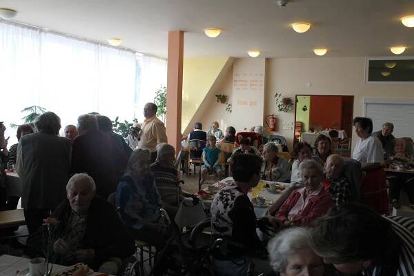 FOTOGALERIE: Dům seniorů ve Kdyni pořádal tradiční ples