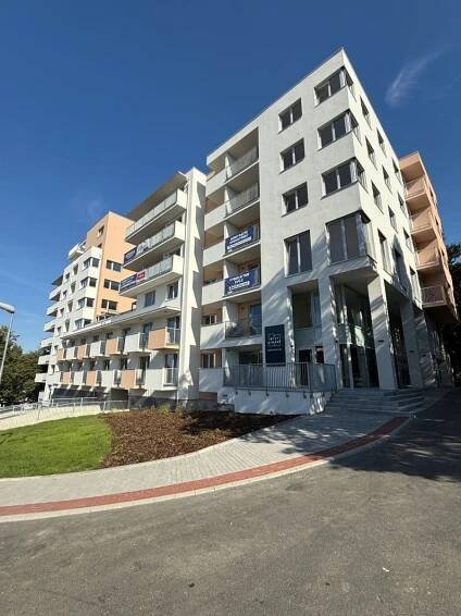 Pronájem bytu 1+kk 37 m², Nad Stráněmi, Zlín, Zlínský kraj