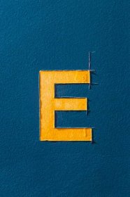 Download Big Letter E Bold Font Wallpaper