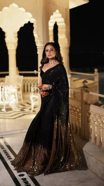 Sargun Mehta’s midnight sparkle: A black saree that screams elegance