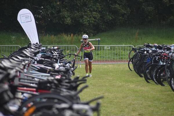 Slavný triatlonový závod Ironman 70.3 se vrací do Hradce