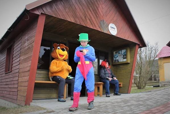 Masopustní rej maškar vrcholí, potkáte je od Rampuše po Přepychy, ale i ve městě