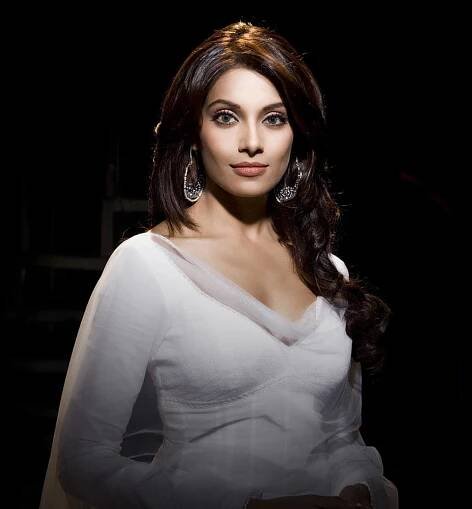 Bipasha Basu Alone Wallpaper