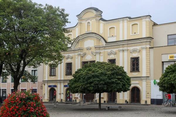 Nové Mesto nad Váhom - o mestách.sk