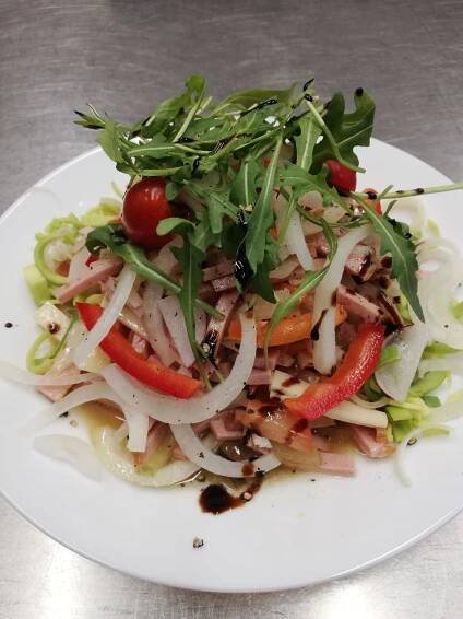 Wurstsalat nach Art des Hauses