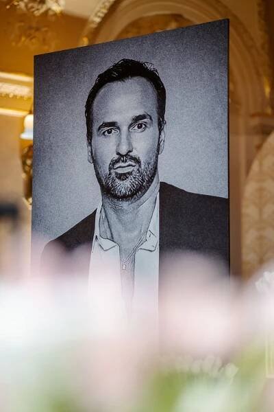 Dojemné poslední rozloučení s Danielem Plovajkem (†47): Žofín zaplavily slzy! VIP hosté slyšeli i Malého...