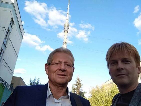 Ruský novinář Ivan Židkov (vpravo) obdivoval trenéra Vlastimila Petrželu během jeho angažmá v Zenitu.