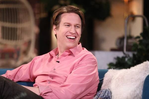 Comedian Pete Holmes was a good Christian guy. Then his wife left him, and things got weird.