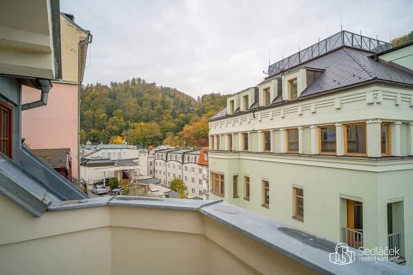 Pronájem kompletně zařízeného bytu 2+kk v Karlových Varech. | RK Sedláček