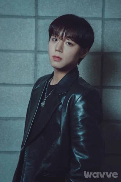 Park Jihoon během natáčení Weak Hero spotřeboval hodně ledu, protože se neváhal udeřit i při čtení scénáře - Asianstyle