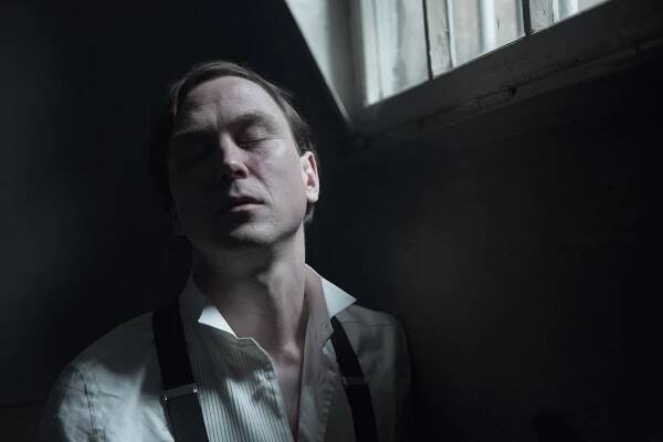 Babylon Berlín - Epizoda 8 - Z filmu - Lars Eidinger