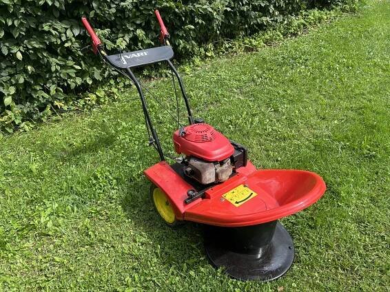 Prodám bubnovou sekačku Vari, záběr 60cm. Odběr v Komorní Lhotce. Cena 10500kč. - InzerceTrinec.cz