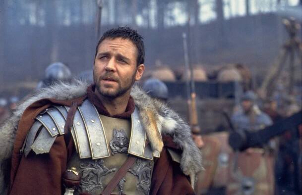 Russell Crowe: zestárlý, zarostlý a obtloustlý Gladiátor, který se mění před očima – Bouřlivák, táta i mil...