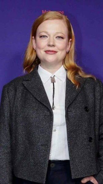 Sarah Snook Bio