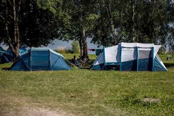 PODÍVEJTE SE: Tak to vypadá na Olešné: aquapark i kemp v obležení návštěvníků