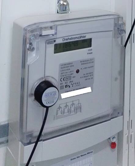 Smart Meter adventures with a helping of Power-Over-(throttled)-Ethernet