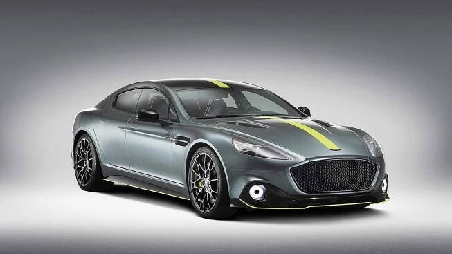 Aston Martin Rapide AMR se pochlubí koni navíc, ale taky chuligánským vzhledem