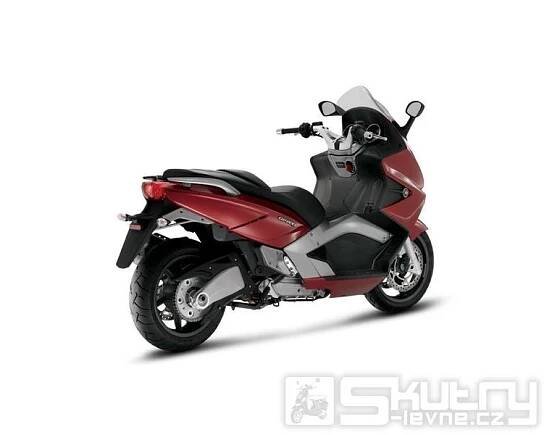 Gilera GP 800 | Skutry.cz