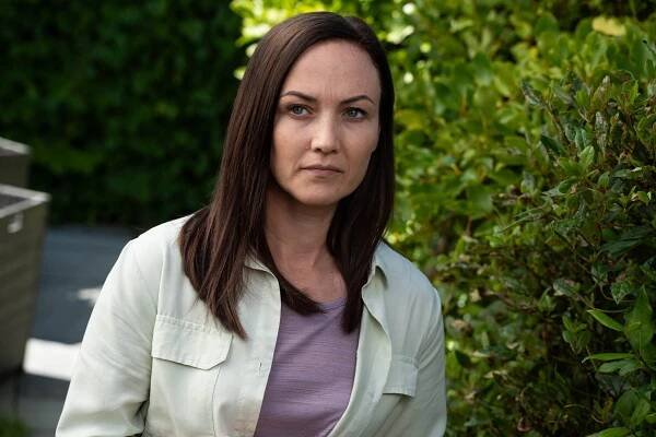Nichola Burley - Protection - Don't Trust Anyone - Z filmu