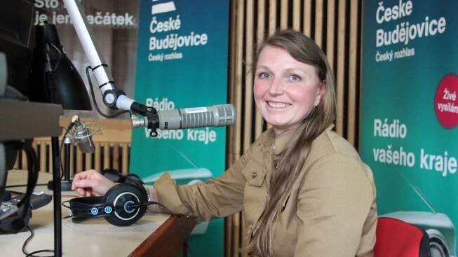 Třísek jsem měla hrozně moc, říká Holka s dílnou. Dokazuje, že truhlařina není jen pro muže | České Budějovice