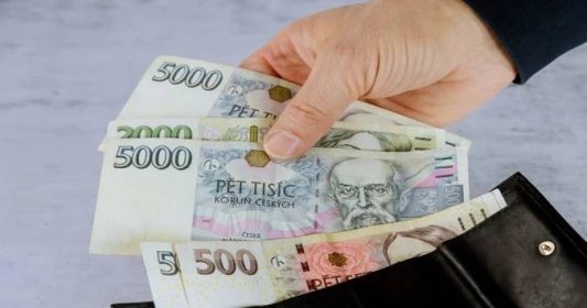 Majitelé bankovních účtů, pozor: Až 20 % Čechům letos hrozí, že přijdou o 30 000 Kč