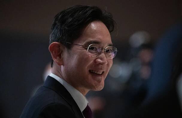 South Korea pardons Samsung’s Jay Y Lee in bid to revive the economy