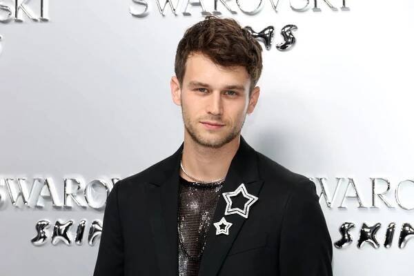 Brandon Flynn Reveals the Surprising Outfit That Makes Him Feel ‘Sparkly’ (Exclusive)