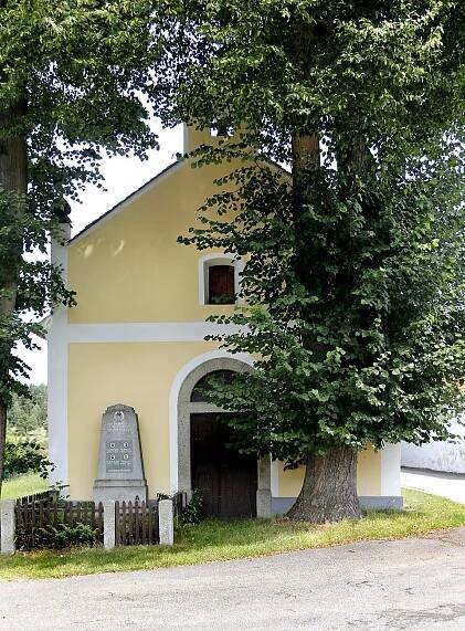 Soubor:Bezdědovice, Dobšice, chapel.jpg