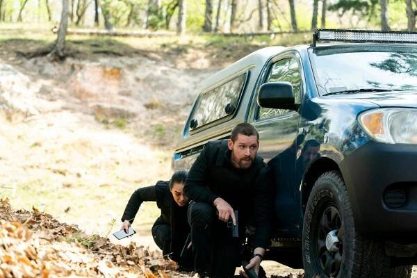 FBI: International - Zahájit revoluci - Z filmu - Vinessa Vidotto, Luke Kleintank