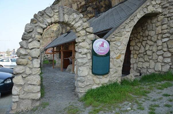 Restaurace Graal ve skále | Služby | Pojizeří a Polabí - turistická oblast