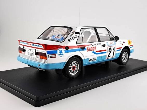 Škoda 130 LR, No.21, WRC, Rally Acropolis, L.Krecek/B.Motl, 1986 1:18 IXO