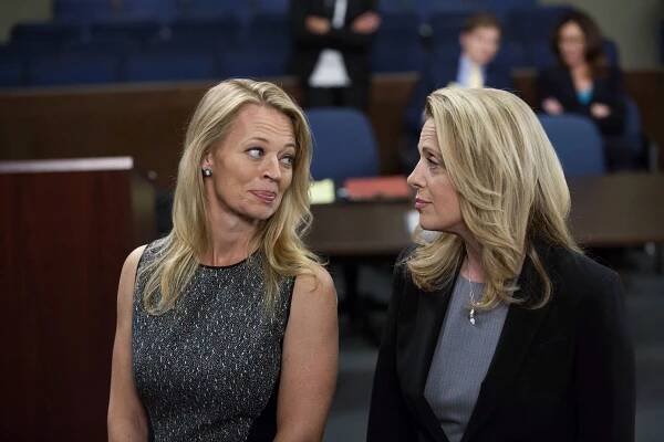 Closer: Nové případy - Něco za něco - Z filmu - Jeri Ryan, Kathe Mazur