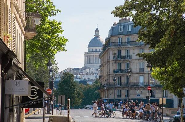 Paris: E-Bike Private Tour in Paris: Discover the City Highlights in 3-hours - Dayin Guided Tours