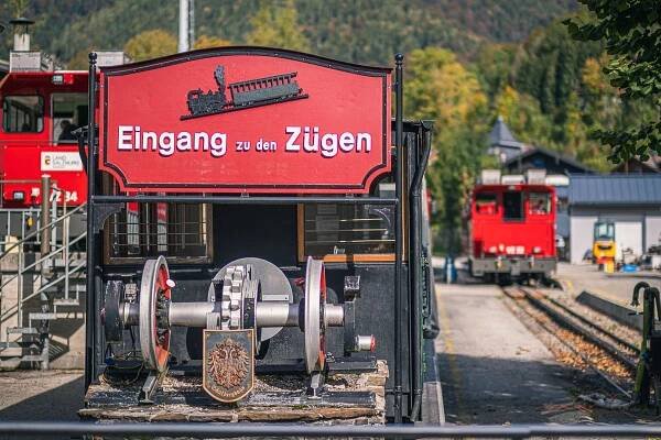 Eingang zu den Zügen der Schafbergbahn