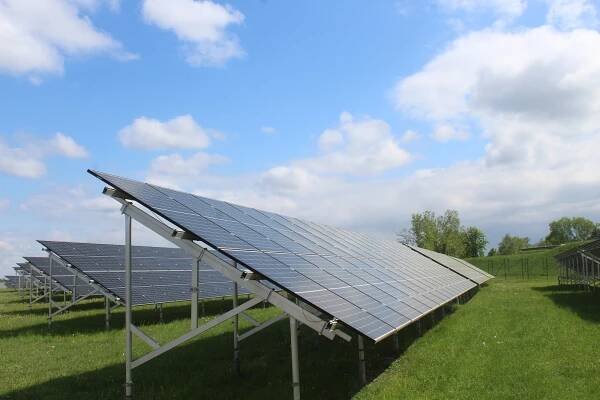 VIDEO: Solární elektrárna na Pánově zblízka, v Česku patří mezi špičku
