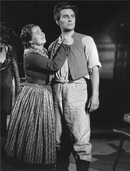 Naši furianti - 29.05.1953 Milada Smolíková (Marie Dubská), Josef Mixa (Václav) Foto: Jaromír Svoboda