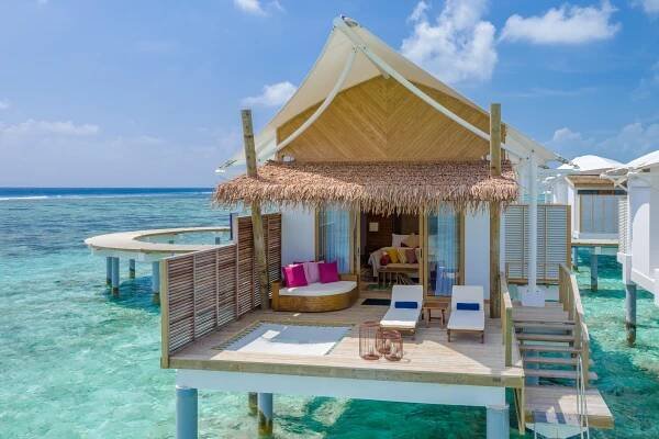 Hotel Cinnamon Hakuraa Huraa, Maledivy - 31 660 Kč Invia