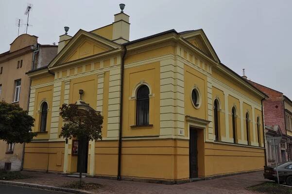 Soubor:Pardubice-evang-kostel2012a.jpg – Wikipedie