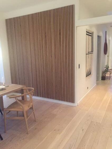 Akupanel | Stort udvalg i en masse forskellige farver - WoodUpp | House interior, Home deco, Wood slat wall