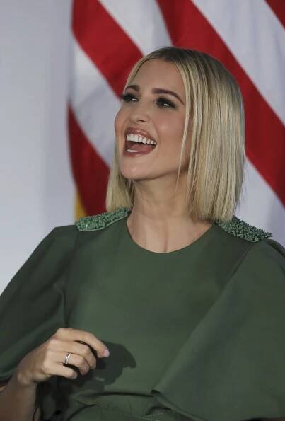 Kam dala Ivanka Trumpová vlasy? Dlouhé kadeře nahradil v novém roce krátký sestřih