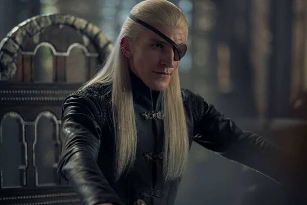 Ewan Mitchell as Aemond Targaryen in 'House of the Dragon'.