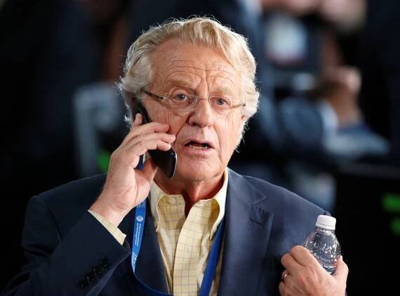 V 79 letech zemřel americký moderátor Jerry Springer. Jeho show se proslavila vulgarismy a kontroverzí