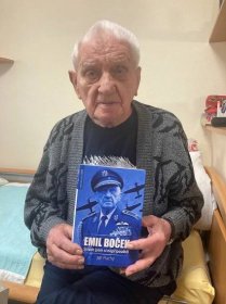 Poslední žijící pilot RAF slaví významné jubileum: Emilovi Bočkovi je 100 let