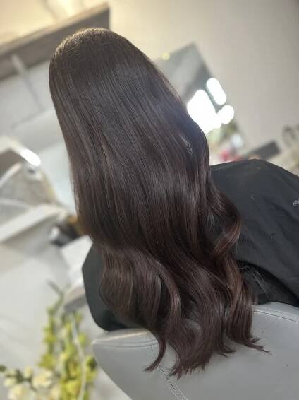 Brazilský keratin nebo intenzivní výživa vlasů pro lesk a sílu vlasů včetně střihu
