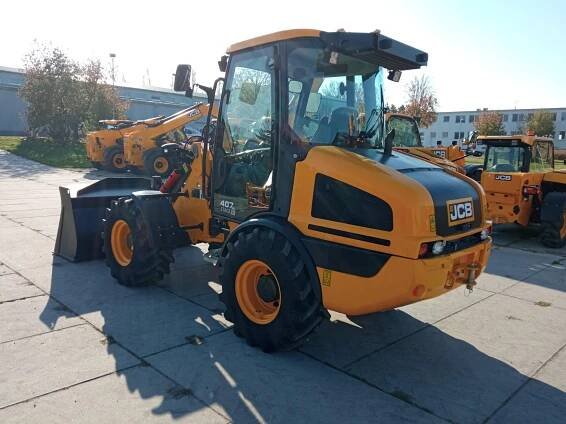 Kloubový nakladač JCB 407 AG
