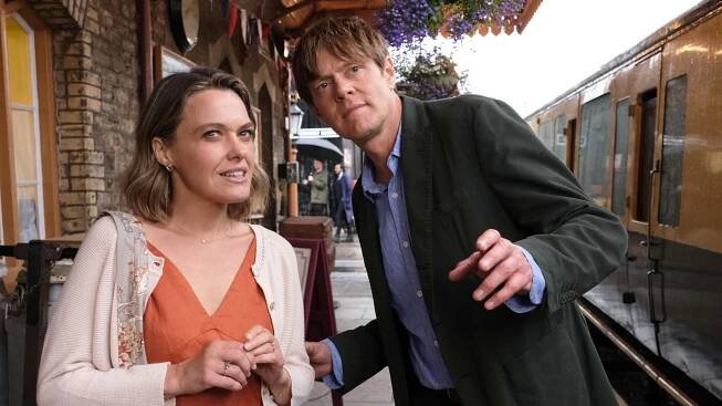 Beyond Paradise's Martha and Humphrey romance should be boring but it's not