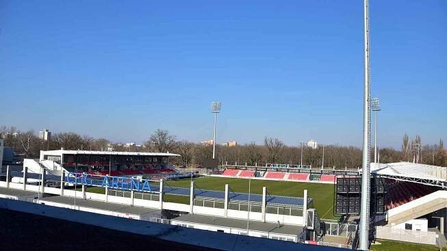 Výhled z nejvyšších pater nové pardubické stavby arena parking.