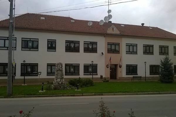 Malhostovice - obecní úřad foto 1