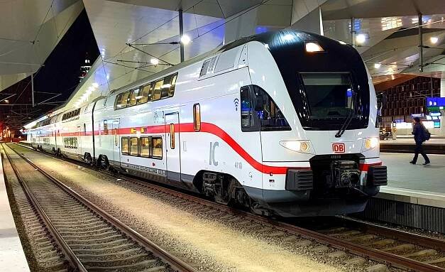 Neue DB Intercity Doppelstockzüge (ex WESTbahn) auf Schiene