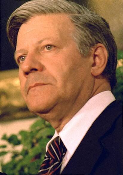 Soubor:Helmut Schmidt (13.07.1977).jpg – Wikipedie